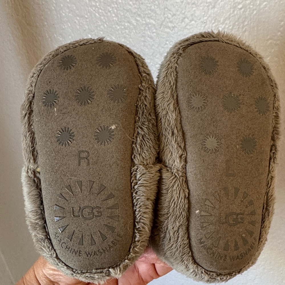 UGG Bixbee Infant Booties Soft Gray Plush Baby Booties - Picture 3 of 4